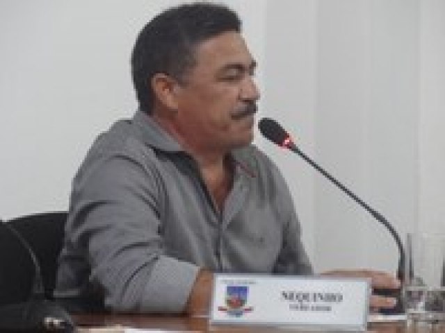 Maxaranguape: Vereador Nequinho sugere que colega parlamentar no realize requerimentos solicitando informaes