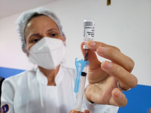 Cear-Mirim inicia vacinao contra Covid para faixa entre 15 e 18 anos nesta segunda