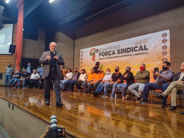 Estou me dispondo a voltar a ser candidato, diz Lula