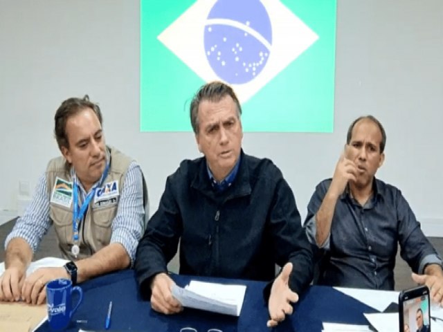 Bolsonaro defende Milton Ribeiro: 'Exagerei. Falei que botava a cara no fogo. Mas boto a mo no fogo pelo Milton'