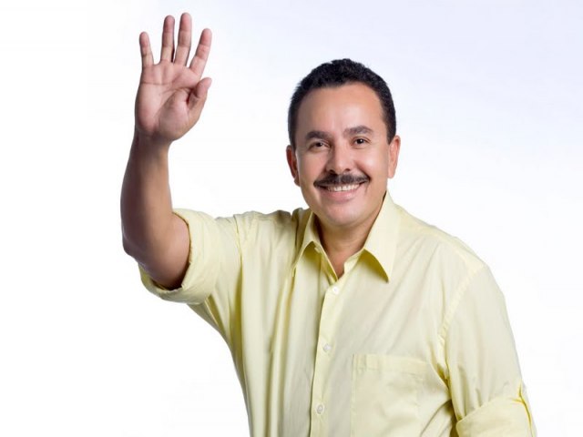 Ex-prefeito Amaro Saturnino tem recebido apoio da população maxaranguapense para projeções futuras
