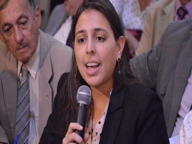 'Estou à disposição do PT', diz Natália, sobre Prefeitura