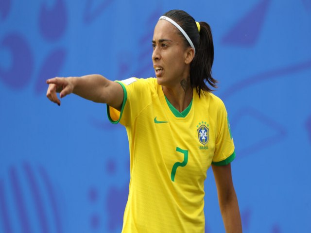 Andressa Alves admite favoritismo do Brasil e prega tranquilidade: 'A gente aguenta a pancada'
