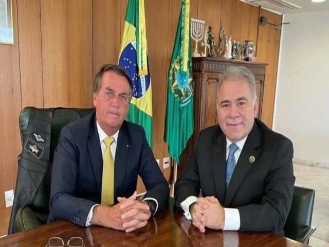 Bolsonaro diz que ministro da Sade estuda rebaixar para endemia situao da covid no Brasil