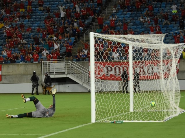 Amrica leva susto, mas gol de Z Eduardo garante vitria sobre Sousa/PB