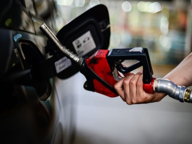 Congresso aprova Projeto de Lei que facilita reduo de preos dos combustveis; Texto segue para sano