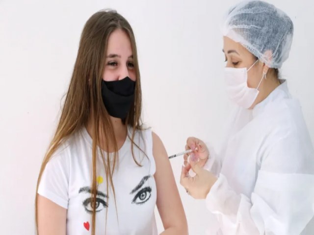 Ministrio da Sade indica 3 dose da vacina contra Covid para adolescentes de 12 a 17 anos