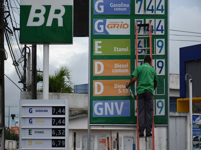 Petrobras planeja novo aumento nos preos dos combustveis, diz governo