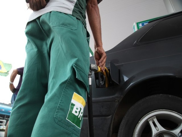 Petrobras aumenta preo da gasolina em 5,2% e do diesel em 14,2%