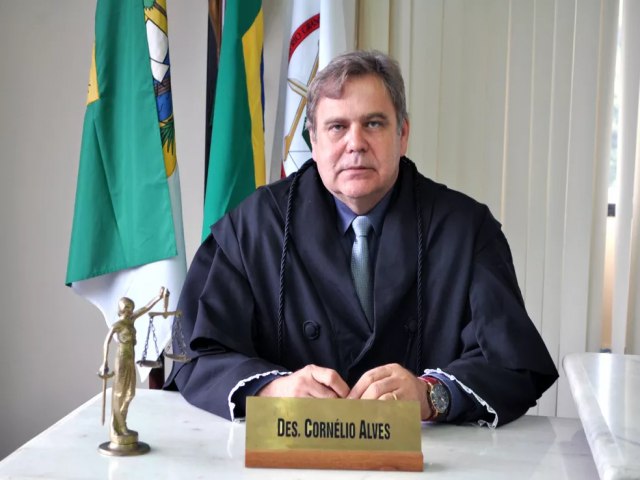 Desembargadores Cornlio Alves e Expedito Ferreira so eleitos presidente e vice do TRE-RN