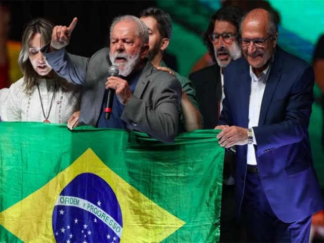 PT oficializa candidatura de Lula  Presidncia da Repblica em conveno