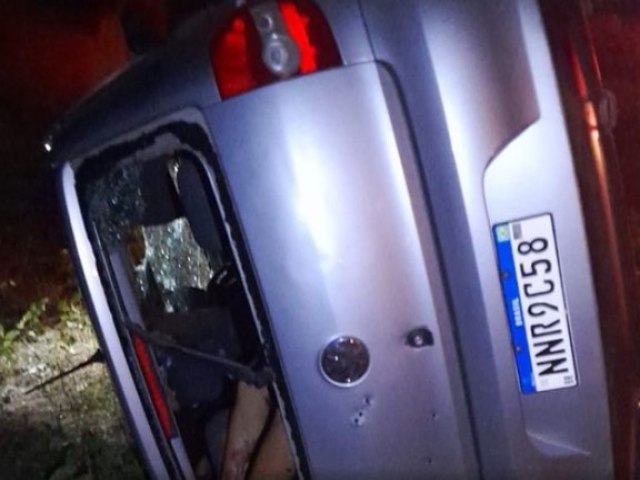 CHACINA: Cinco pessoas so encontradas mortas a tiros dentro de carro em Afonso Bezerra