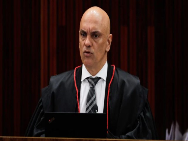 Moraes probe PRF de fazer operaes em transporte de eleitores