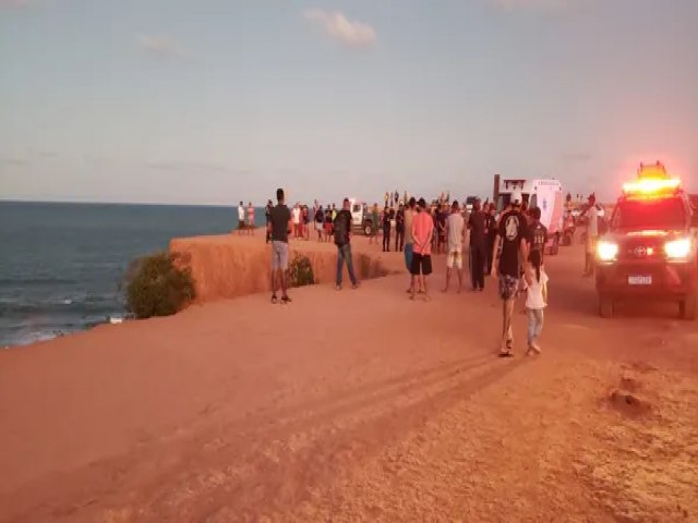 Turista morre em acidente na praia de Pipa aps cair de quadriciclo, nesta quinta-feira, 10