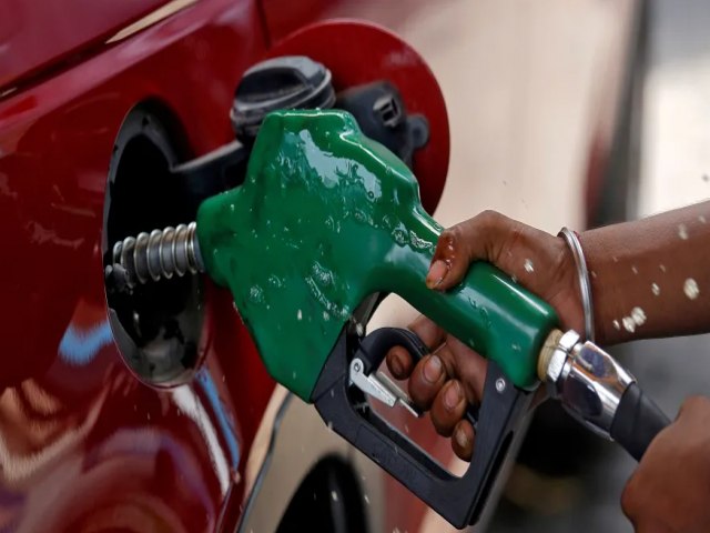 Economia Com 6 semana seguida de alta, mdia de preo do litro de gasolina vai a R$ 5,05