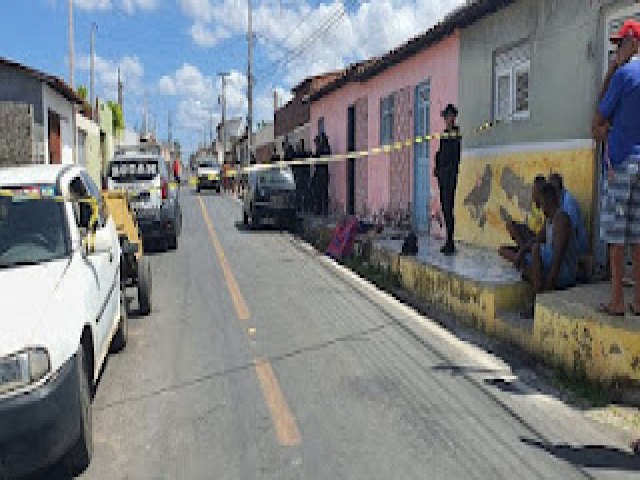 Homem  morto e outras quatro pessoas baleadas em ataque a tiros em Mossor RN