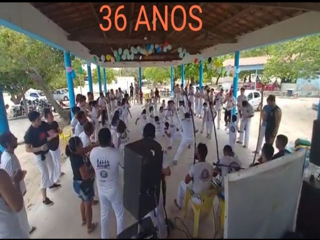 Grupo de Capoeira Berimbaus do Oeste realiza batizado, troca de cordas e comemora seus 36 anos de fundao e existncia