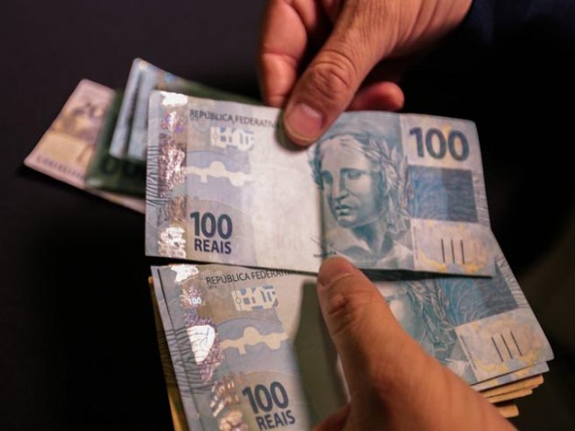 A partir de 1 de janeiro de 2023, o salrio mnimo do brasileiro ser de R$ 1.302