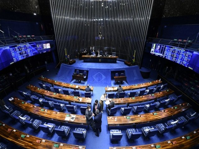 Cmara deve continuar votao da PEC de Transio nesta quarta-feira