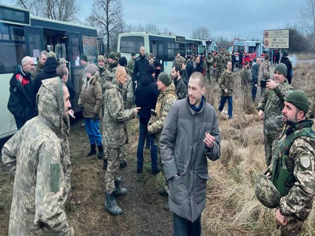 Rssia e Ucrnia libertam 200 soldados capturados em troca de prisioneiros de Ano-Novo