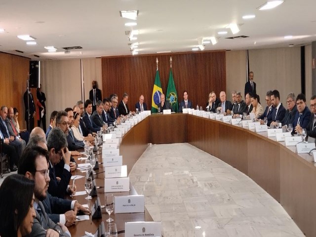 Reunio do Frum dos Governadores com Lula afirma unidade na defesa da Democracia