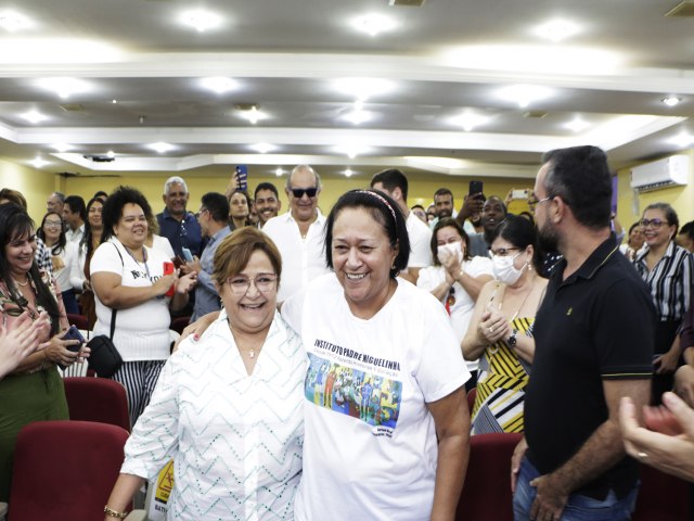 Governo do RN anuncia pagamento do tero de frias aos professores