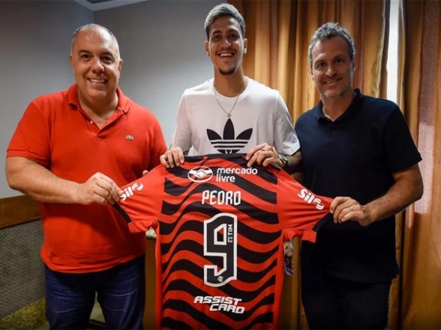 Pedro renova contrato com o Flamengo at dezembro de 2027