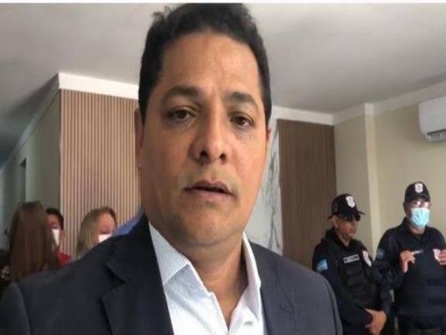 Poltica Ministrio Pblico d 30 dias para prefeito Eraldo Paiva explicar sobre promoo pessoal com uso de dinheiro pblico