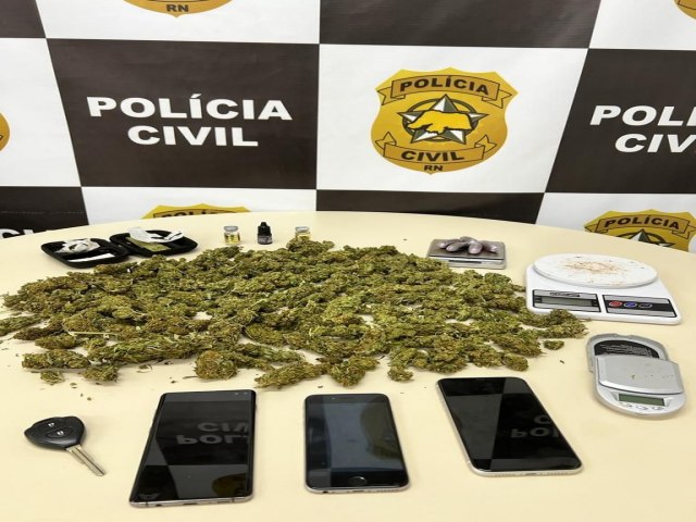 POLCIA CIVIL DEFLAGRA OPERAO AK 47 E PRENDE SUSPEITOS POR TRFICO DE DROGAS