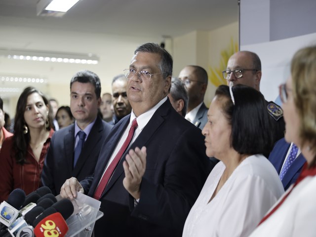 Ministro da Justia anuncia R$ 100 milhes para combate  violncia