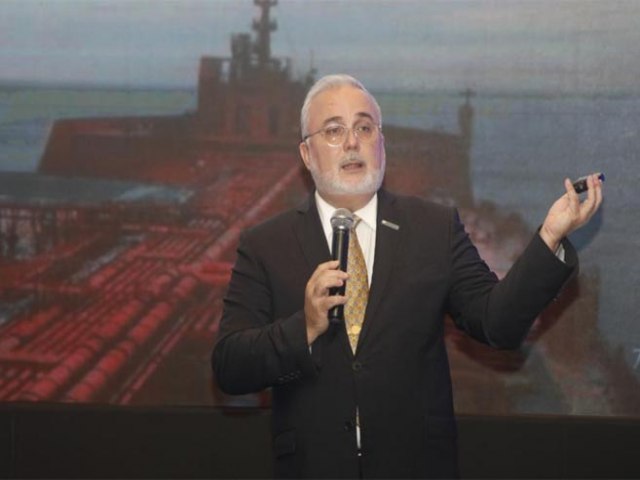 Presidente da Petrobras diz que pode reduzir preo da gasolina
