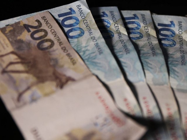 Governo prope salrio mnimo de R$ 1.389 em 2024, sem aumento real