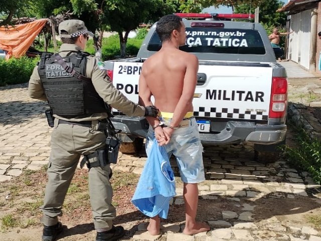POLCIA PRENDE SUSPEITO DE MATAR DOIS IRMOS E AMIGO DELES EM MOSSOR