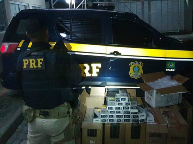 PRF apreende 6.750 maos de cigarro contrabandeado em Campo Grande/RN