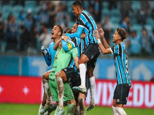 COPA DO BRASIL: Flamengo e Grmio avanam e se enfrentam nas semifinais