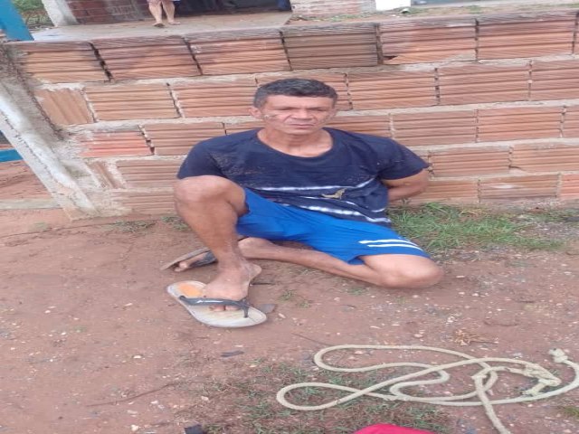 [VDEO] SUSPEITO DE MATAR E ENTERRAR MULHER NO QUINTAL DE CASA NA ZONA NORTE DE NATAL  PRESO