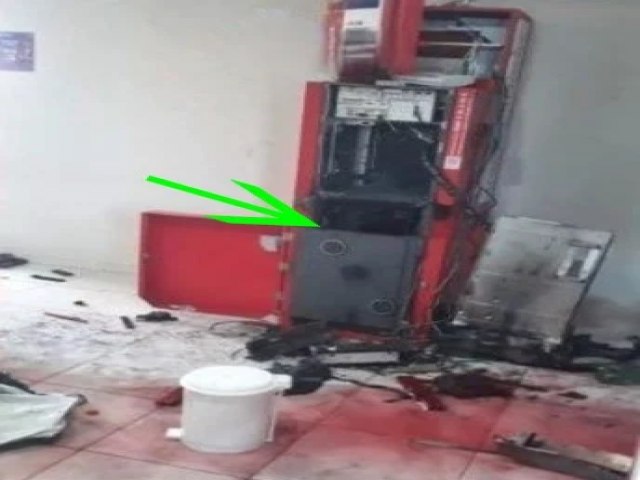 HOMENS ARMADOS INVADEM POSTO DE COMBUSTVEL EM NOVA ESPERANA, ZONA RURAL DE ASS