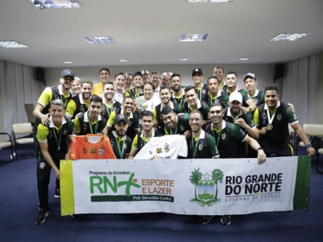 Governadora recebe equipe de futsal de Apodi que brilhou na Copa do Brasil