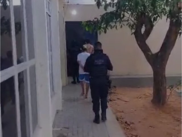 POLCIA PRENDE DOIS HOMENS QUE FINGIAM SER PASSAGEIROS E ROUBAVAM NIBUS EM NATAL