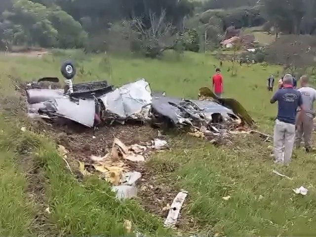 AVIO CAI EM MINAS GERAIS E DEIXA SETE MORTOS