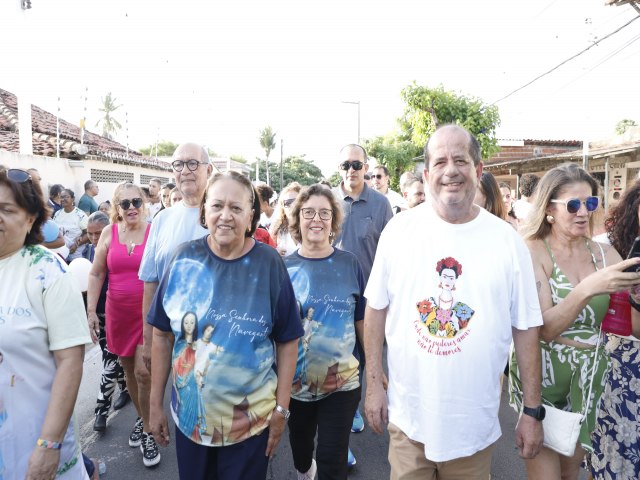 Governadora Ftima Bezerra participa do encerramento da Festa de Nossa Senhora dos Navegantes na Redinha 