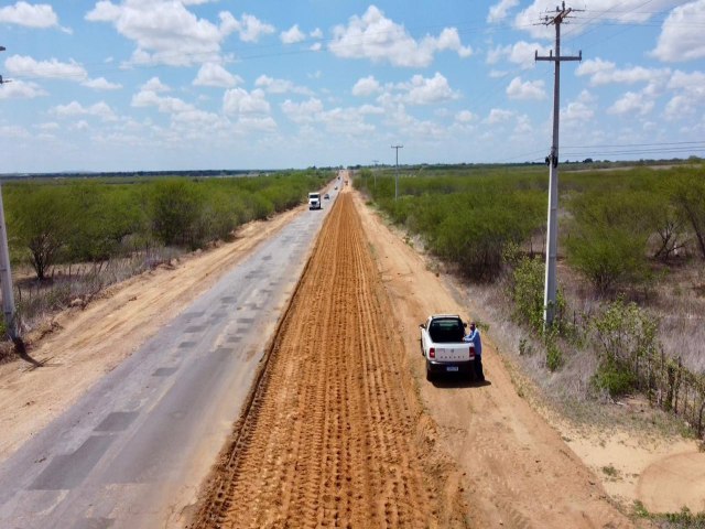 Reconstruo da estrada para Guamar tem prazo de concluso para maio