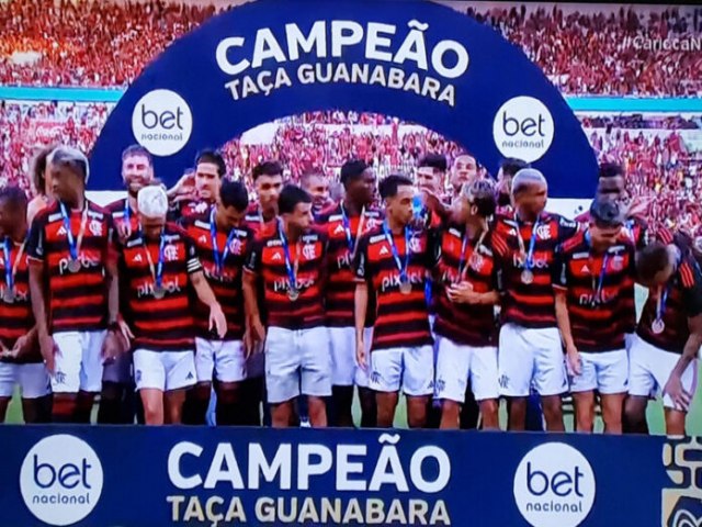 Flamengo  campeo invicto da 24 Taa Guanabara
