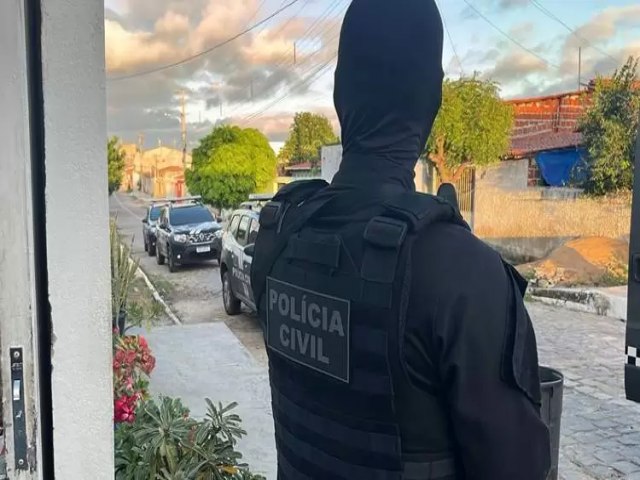 POLCIA CIVIL DEFLAGRA OPERAO IL PRIMO E PRENDE DOIS INTEGRANTES DE FACO CRIMINOSA EM LAJES