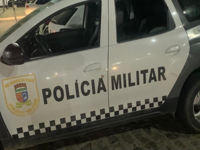 Suspeito  baleado nas pernas e preso aps confronto com polcia na Zona Leste de Natal