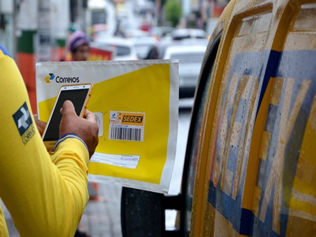 Correios alertam sobre golpe cobrando taxa para retirar encomenda