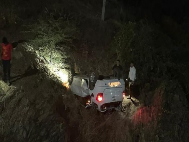 Motorista se envolve em acidente na RN-288, prximo da ponte da cidade de Cruzeta