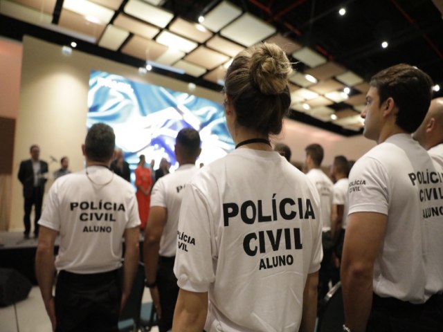 Governadora Ftima Bezerra empossa 151 policiais civis