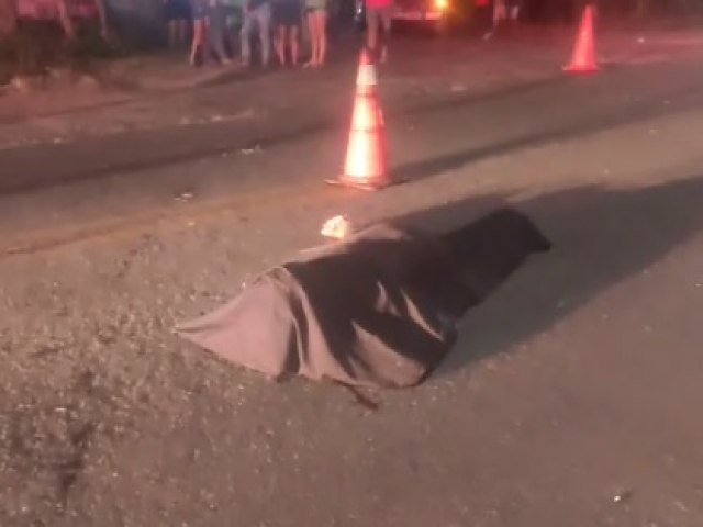 [Vdeo] Motociclista morre aps coliso com caminhonete em rodovia federal na Grande Natal