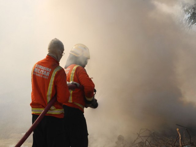 Corpo de Bombeiros do RN envia reforo para combate a incndios na regio de fronteira do Brasil